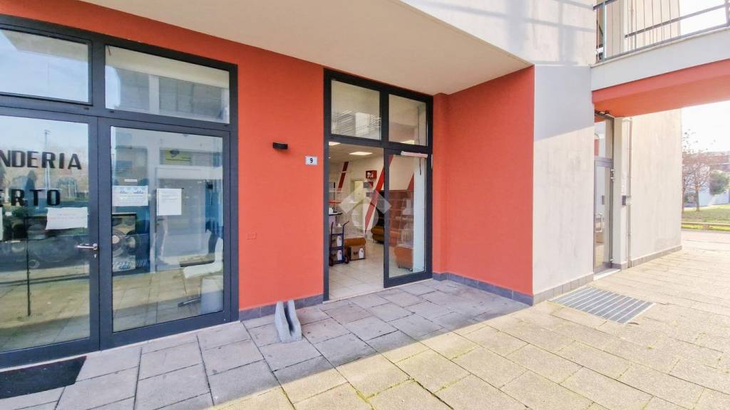 negozio in vendita a Brescia in zona San Polo