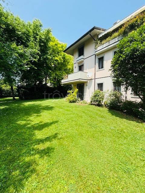 appartamento in vendita a Brescia in zona Volta