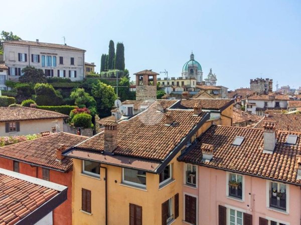 appartamento in vendita a Brescia in zona Centro Storico