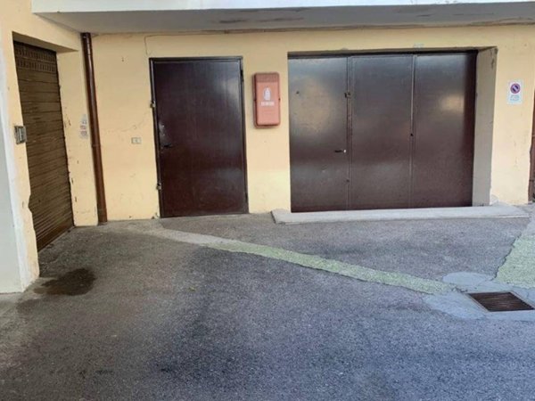 locale commerciale in vendita a Brescia in zona Crocifissa di Rosa