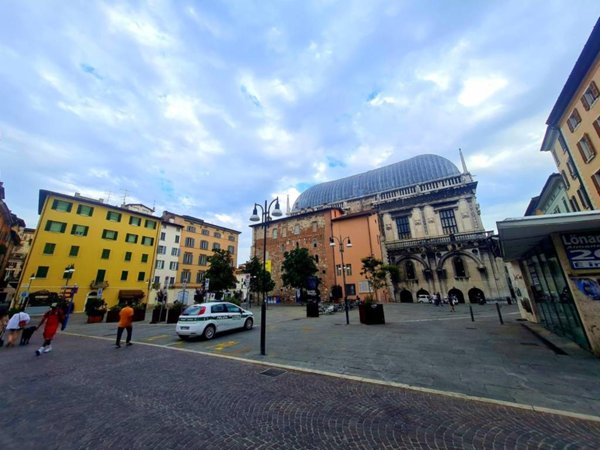 casa indipendente in vendita a Brescia in zona Centro Storico