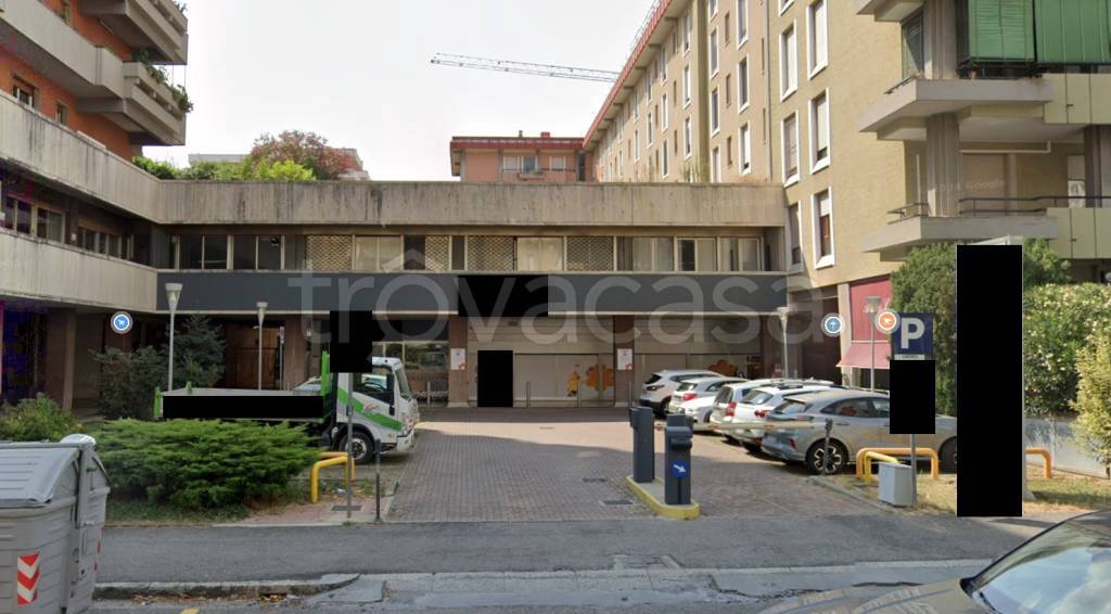 negozio in vendita a Brescia in zona Lamarmora