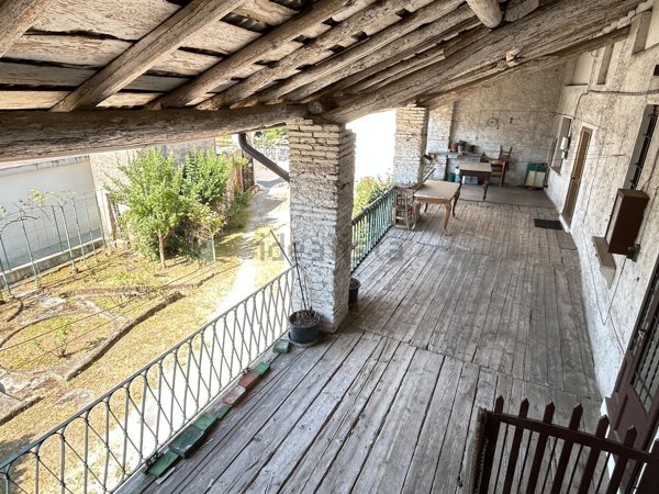 appartamento in vendita a Brescia in zona Mompiano