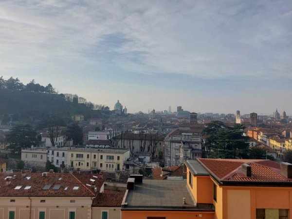 appartamento in vendita a Brescia in zona Crocifissa di Rosa