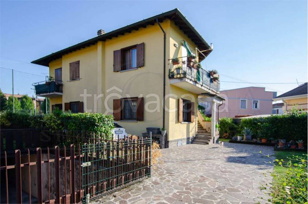 casa indipendente in vendita a Brescia in zona Chiusure