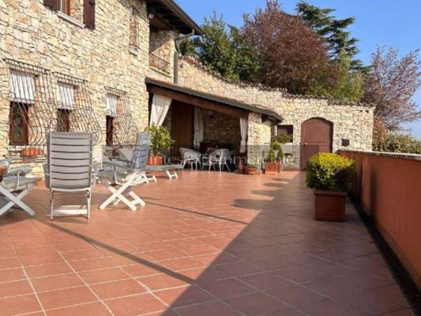 casa indipendente in vendita a Brescia in zona Centro Storico
