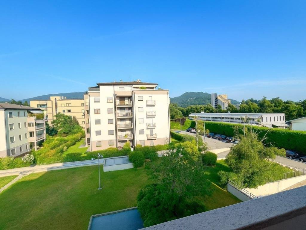 appartamento in vendita a Brescia in zona Crocifissa di Rosa