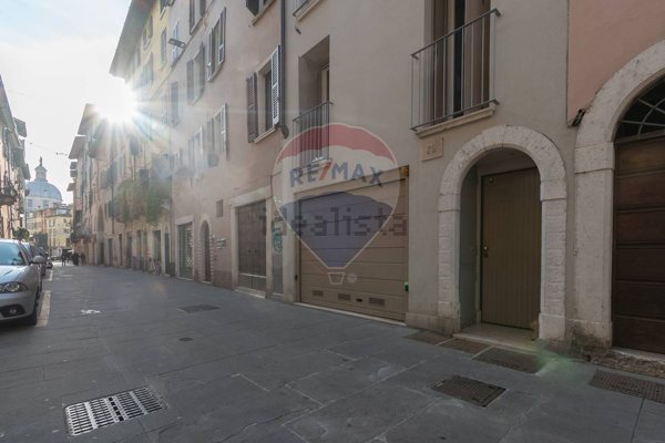 appartamento in vendita a Brescia in zona Centro Storico