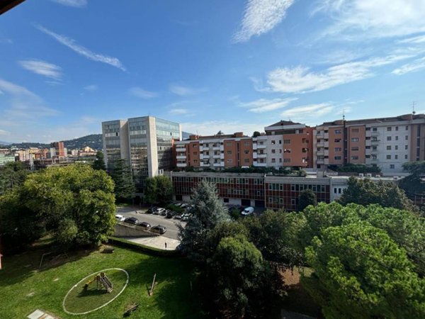 appartamento in vendita a Brescia in zona Volta