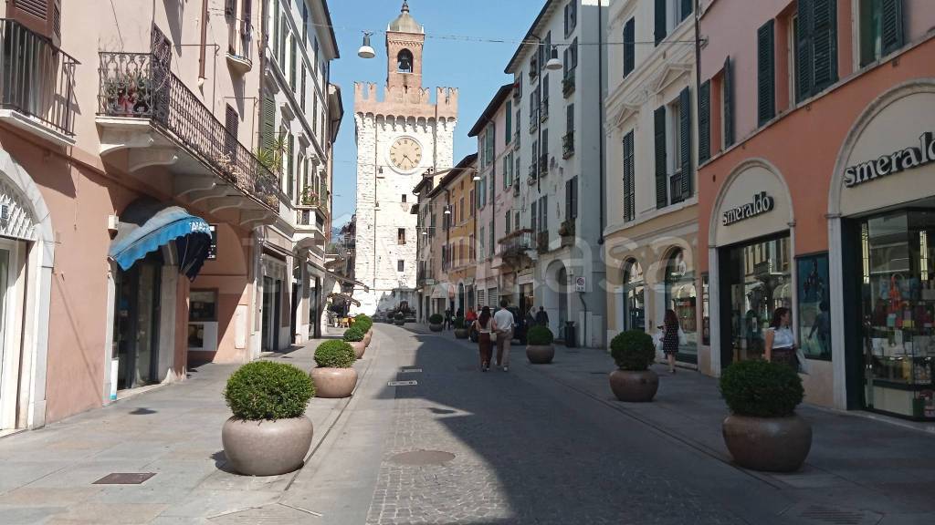 locale commerciale in vendita a Brescia