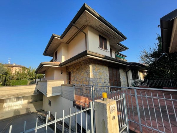 casa indipendente in vendita a Brescia in zona Centro Storico