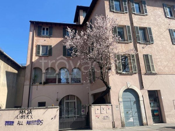 casa indipendente in vendita a Brescia in zona Carmine