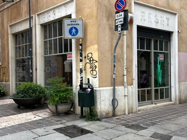 negozio in vendita a Brescia in zona Centro Storico