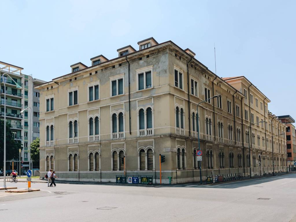 intera palazzina in vendita a Brescia in zona Centro Storico
