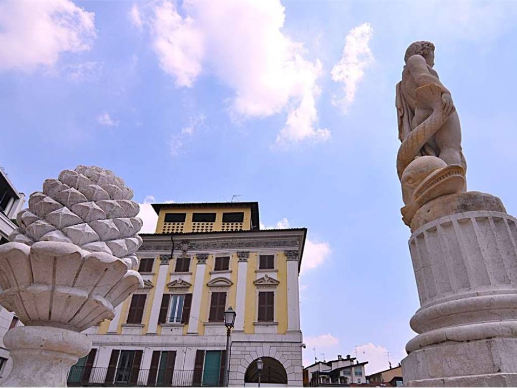 appartamento in vendita a Brescia in zona Centro Storico