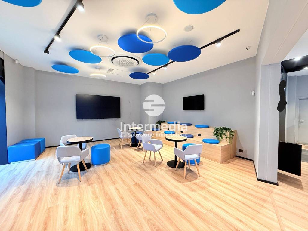 ufficio in vendita a Brescia in zona Volta