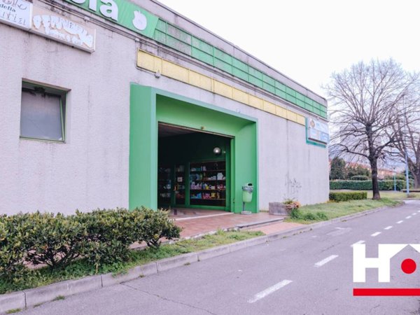 negozio in vendita a Brescia in zona Sant'Eufemia