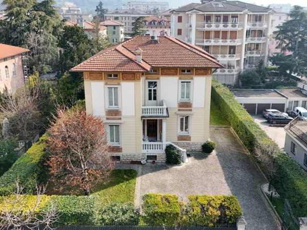 casa indipendente in vendita a Brescia in zona Mompiano