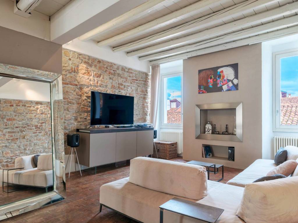 appartamento in vendita a Brescia in zona Centro Storico