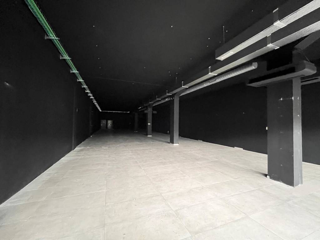 negozio in vendita a Brescia in zona Crocifissa di Rosa