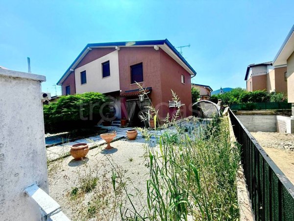 casa indipendente in vendita a Brescia in zona Villaggio Prealpino