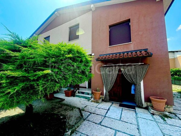 casa indipendente in vendita a Brescia in zona Villaggio Prealpino