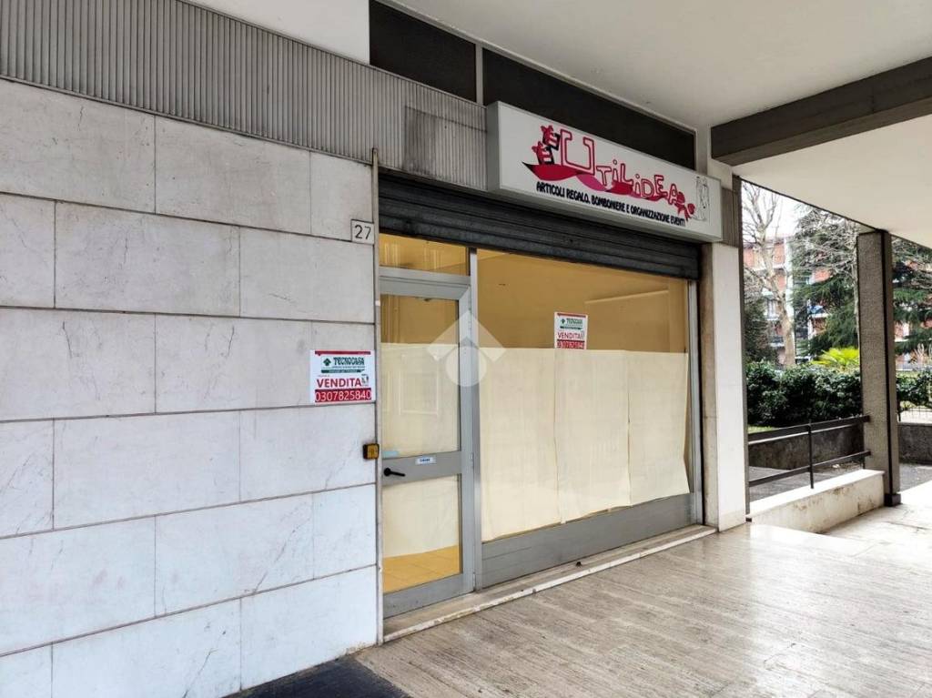 negozio in vendita a Brescia in zona Mompiano