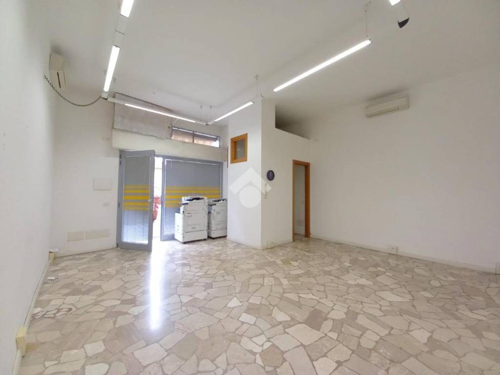 ufficio in vendita a Brescia in zona Crocifissa di Rosa