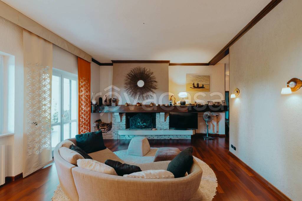 casa indipendente in vendita a Brescia in zona Caionvico