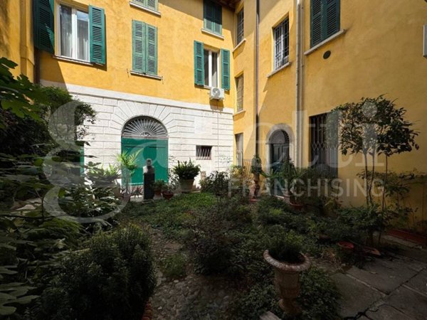 casa indipendente in vendita a Brescia in zona Centro Storico