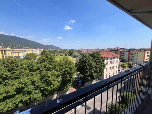 appartamento in vendita a Brescia in zona Volta