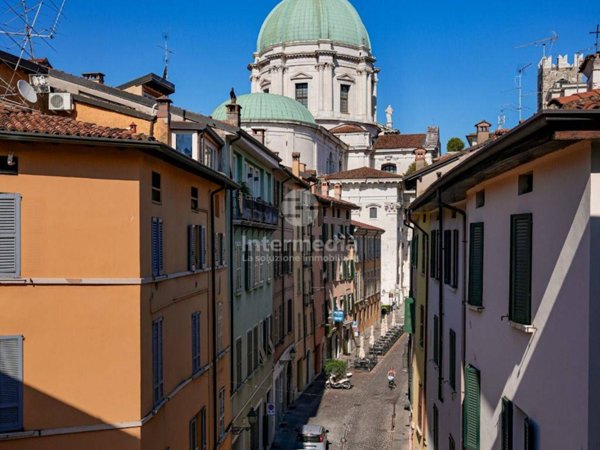 appartamento in vendita a Brescia in zona Centro Storico