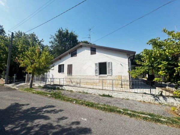 casa indipendente in vendita a Brescia in zona Chiusure