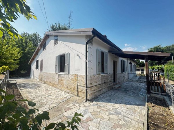 casa indipendente in vendita a Brescia in zona Chiusure