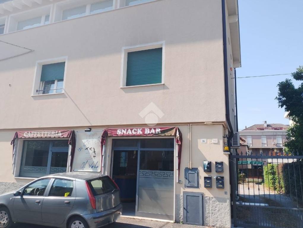 negozio in vendita a Brescia in zona Mompiano
