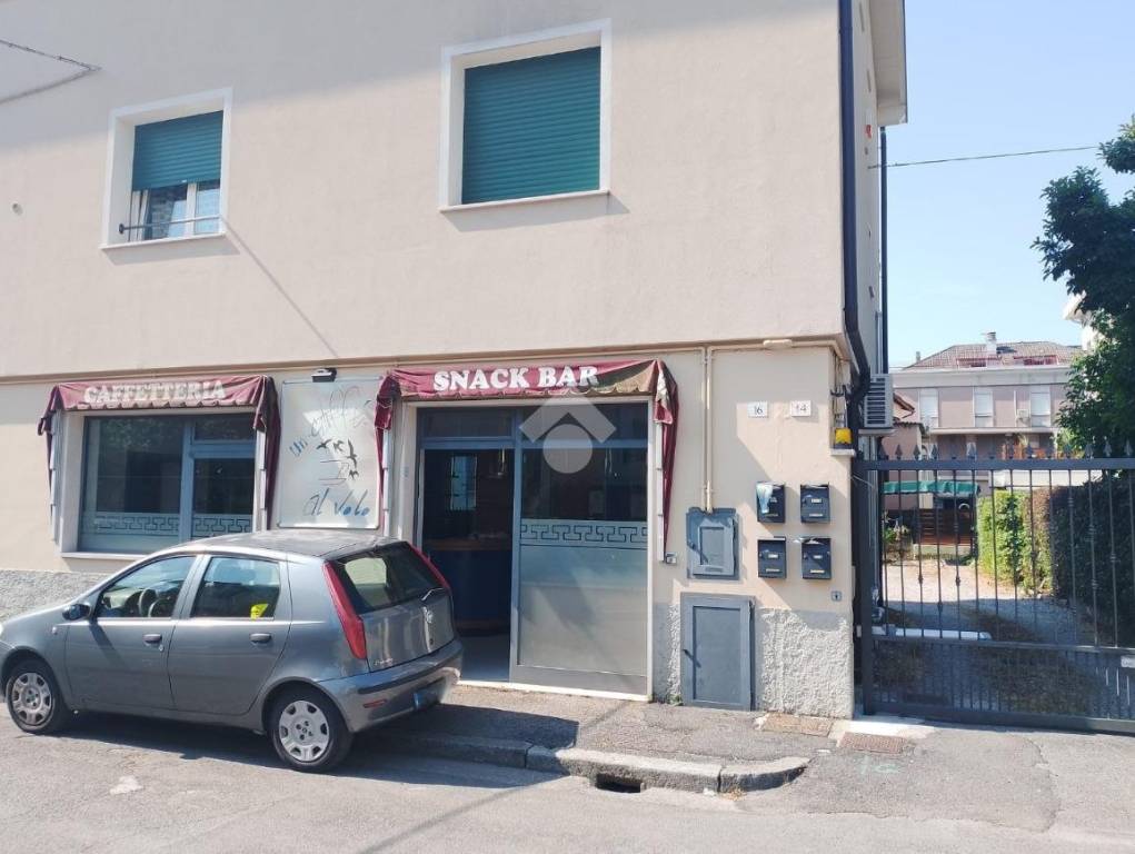 negozio in vendita a Brescia in zona Mompiano