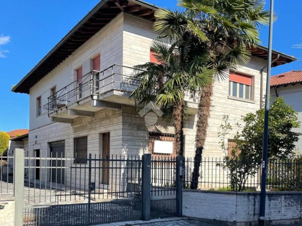 casa indipendente in vendita a Brescia in zona Chiusure