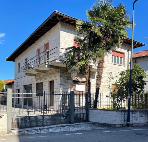 casa indipendente in vendita a Brescia in zona Fiumicello