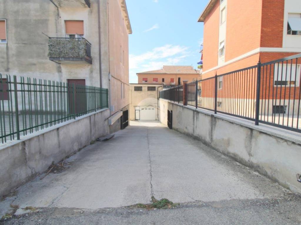 locale commerciale in vendita a Brescia in zona Chiesa Nuova
