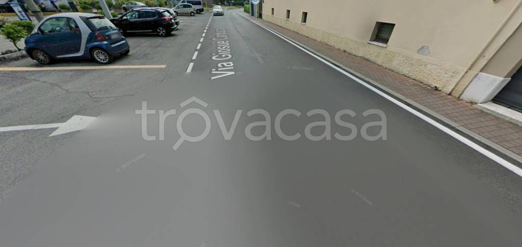 locale commerciale in vendita a Brescia in zona Fiumicello
