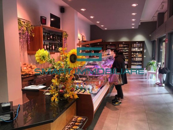 negozio in vendita a Brescia in zona Crocifissa di Rosa