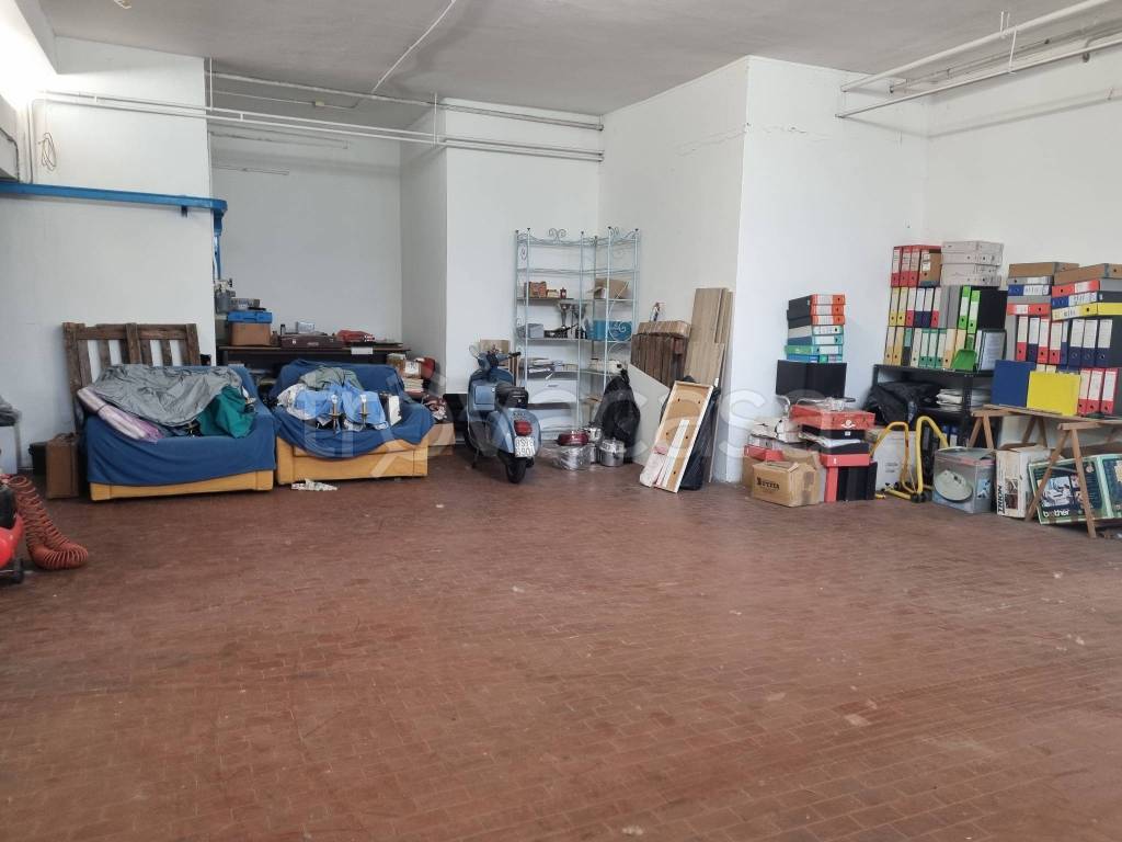 locale commerciale in vendita a Brescia in zona Porta Milano