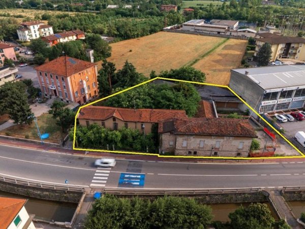 intera palazzina in vendita a Brescia in zona Sant'Eufemia