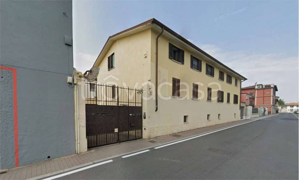locale commerciale in vendita a Brescia in zona Fiumicello