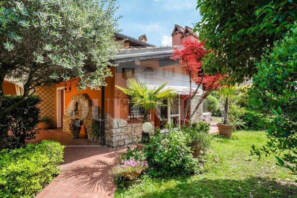 casa indipendente in vendita a Brescia in zona Caionvico