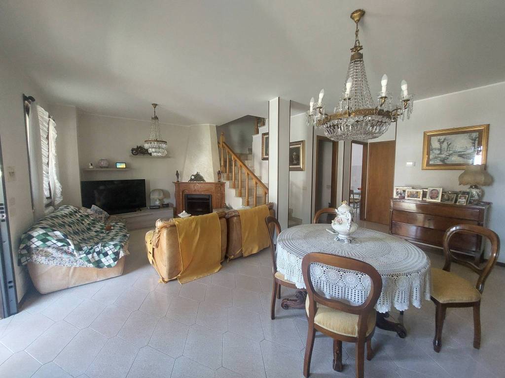 casa indipendente in vendita a Brescia in zona Chiusure