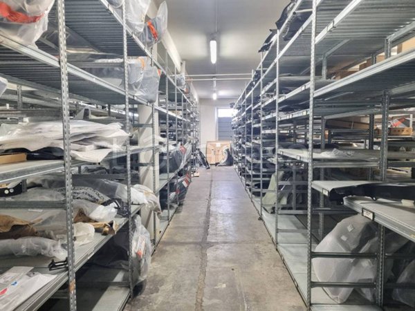 locale commerciale in vendita a Brescia