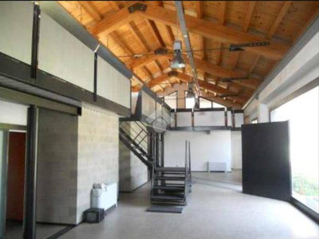 ufficio in vendita a Brescia in zona Quartiere Primo Maggio