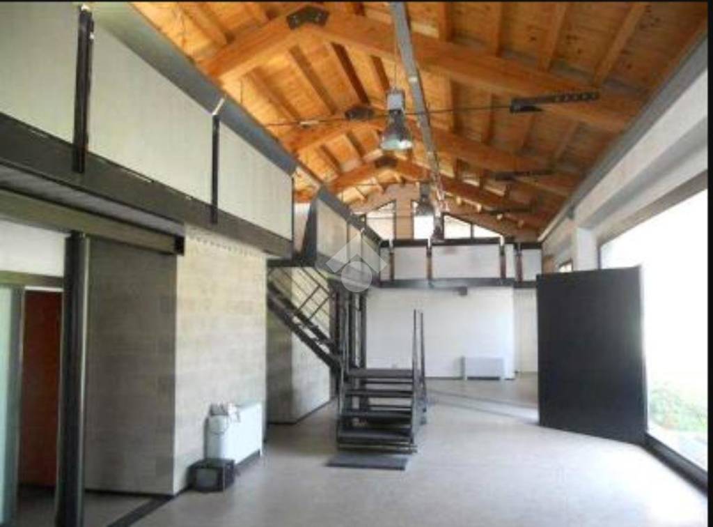 ufficio in vendita a Brescia in zona Quartiere Primo Maggio