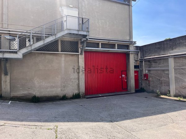 locale di sgombero in vendita a Brescia in zona Don Bosco
